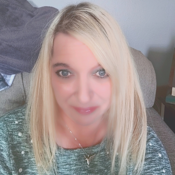 Meet your Posher, Tabatha - Picture 1 of 10